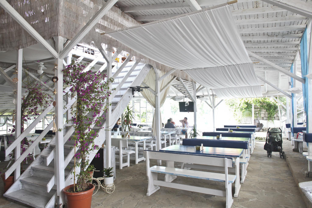 Hotel Laguna 洛泽内茨 外观 照片